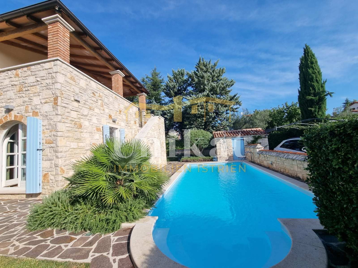 Dvojna hiša v istrskem slogu